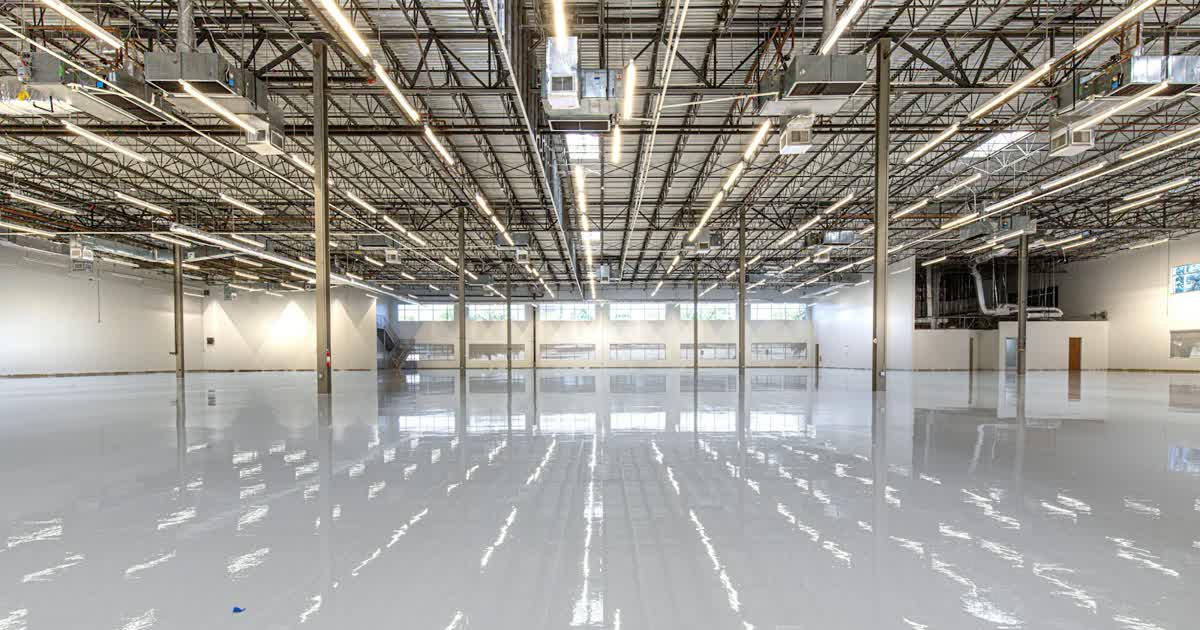Como Desencardir o Piso com Enceradeira Industrial: Guia Completo (2026)